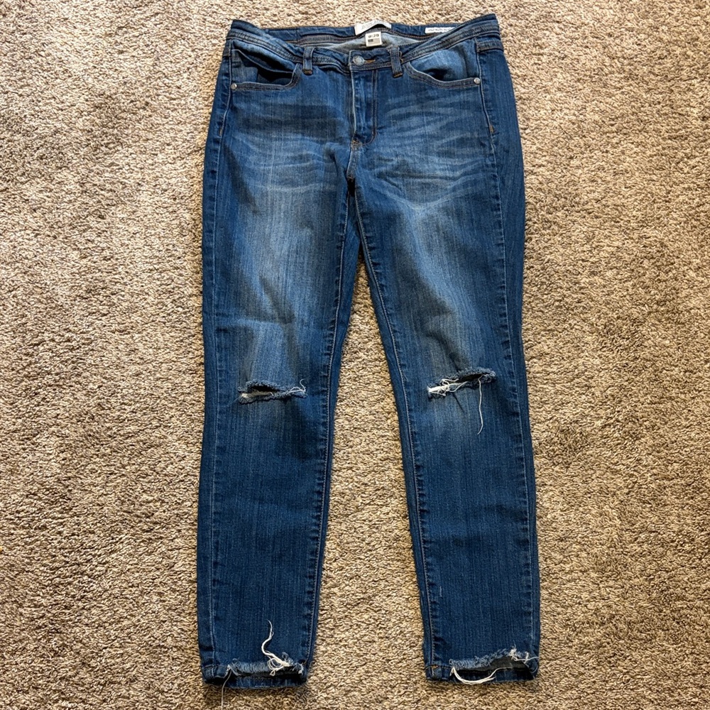 Judy Blue Women’s High Waist Skinny Fit Distressed Medium Wash‎ Jeans 9/29